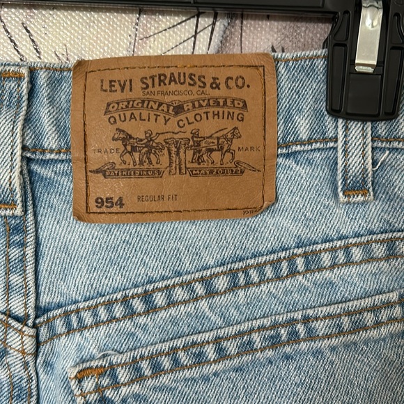 Vintage women’s Levi’s orange tab high waisted 954 jean shorts size 5 - Picture 5 of 7